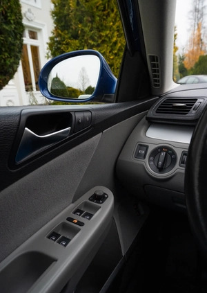 Volkswagen Passat cena 18450 przebieg: 255000, rok produkcji 2009 z Piaseczno małe 121